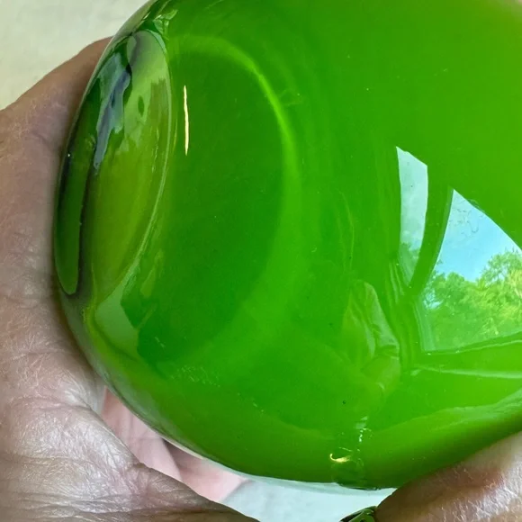 Mid Century Vintage Green Decorative Glass Vase - Picture 5 of 8